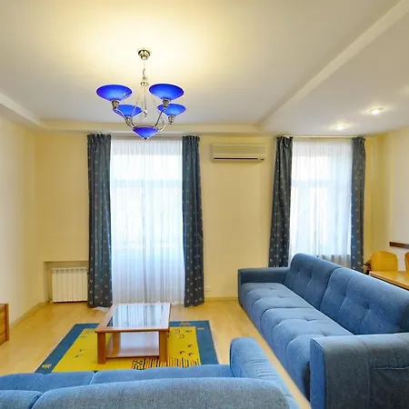 Aparton Komarovskiy Rynok Apartment *